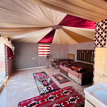 Wadi Rum Camp Stars&jeep tour Hotel Buitenkant foto