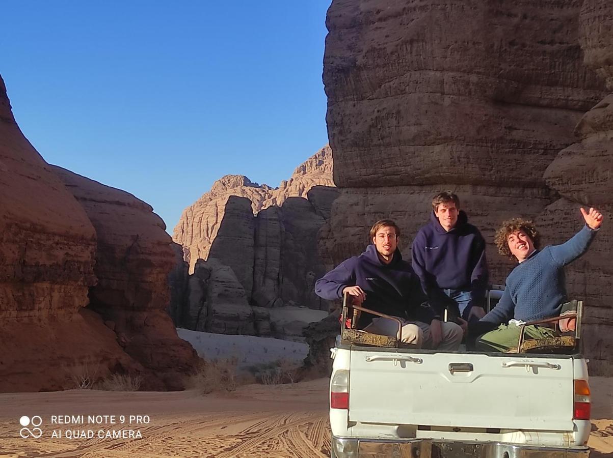 Wadi Rum Camp Stars&jeep tour Hotel Buitenkant foto