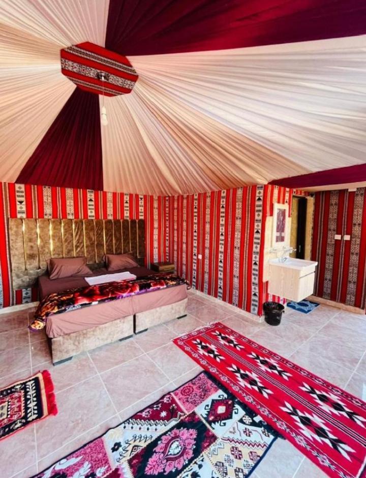 Wadi Rum Camp Stars&jeep tour Hotel Buitenkant foto