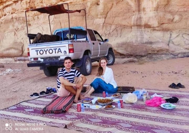 Wadi Rum Camp Stars&jeep tour Hotel Buitenkant foto